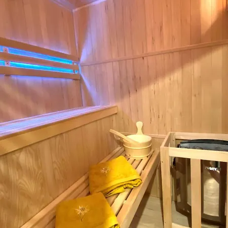 Spacieux 12 Pers Avec Sauna - Fr-1-263-595 *